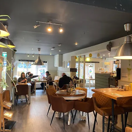 Konukevi The Lemon Leaf Cafe Bar And Townhouse
