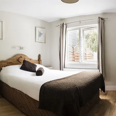 Guest house The Lemon Leaf Cafe Bar And Townhouse 4*